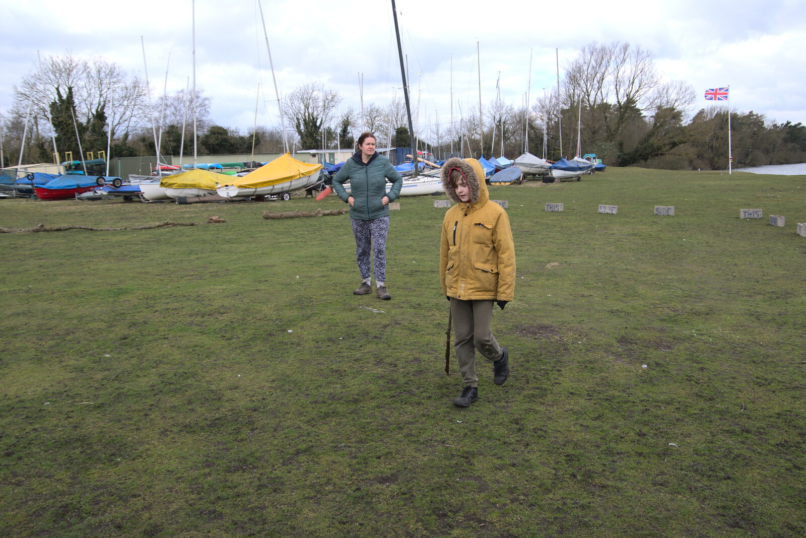 Isobel and Harry roam around from Weybread Pits and a Sunday Walk, Brome, Suffolk - 6th March 2022