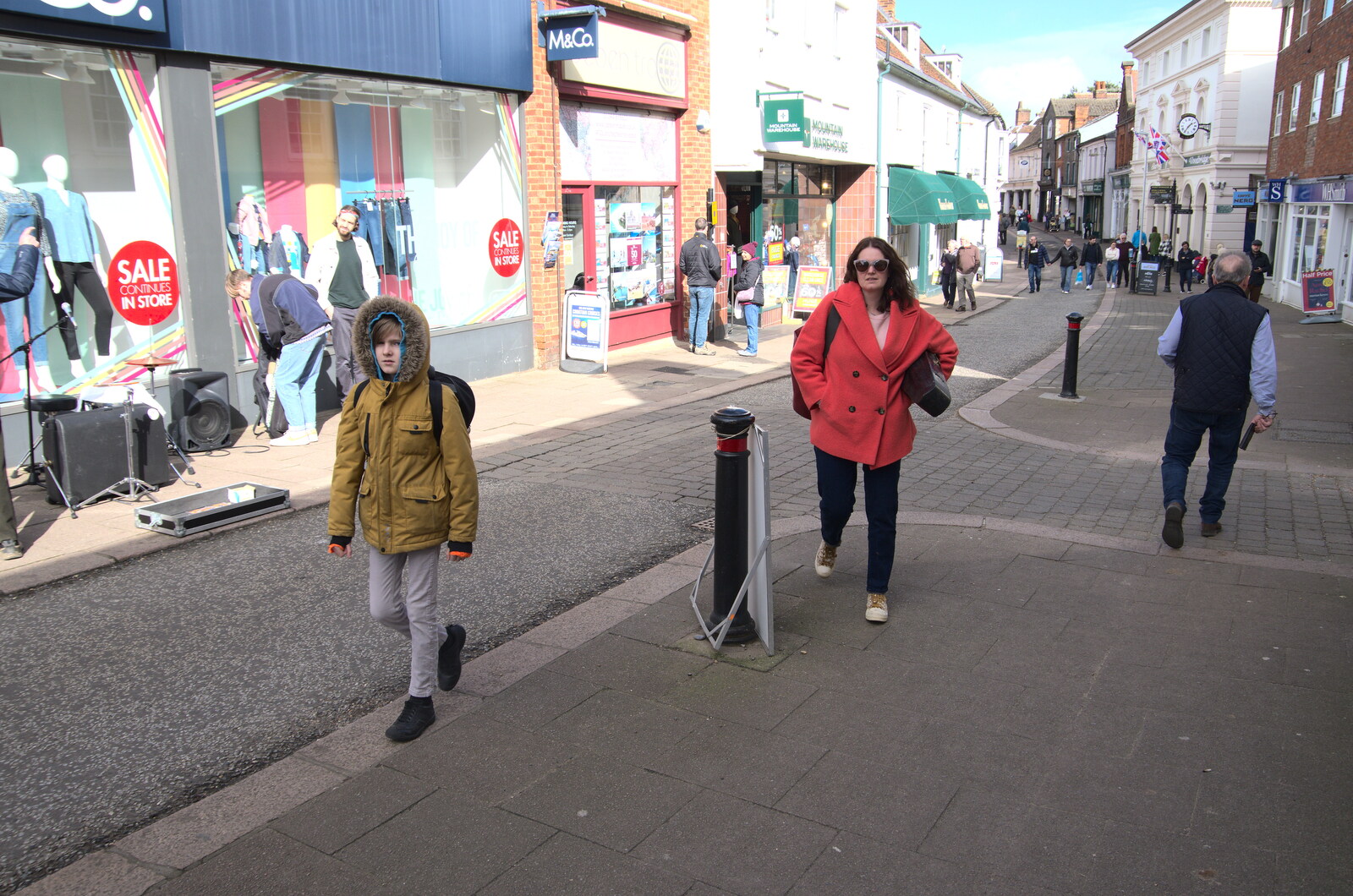Harry and Isobel roam around from A Trip to the Violin Shop, Woodbridge, Suffolk - 12th March 2022