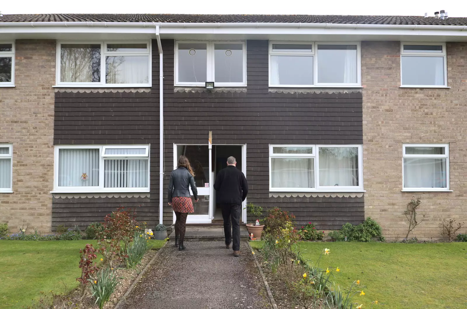 Hannah and Sean return to the flat, from Bernice's Birthday and Walks Around New Milton and Lymington, Hampshire - 10th April 2022