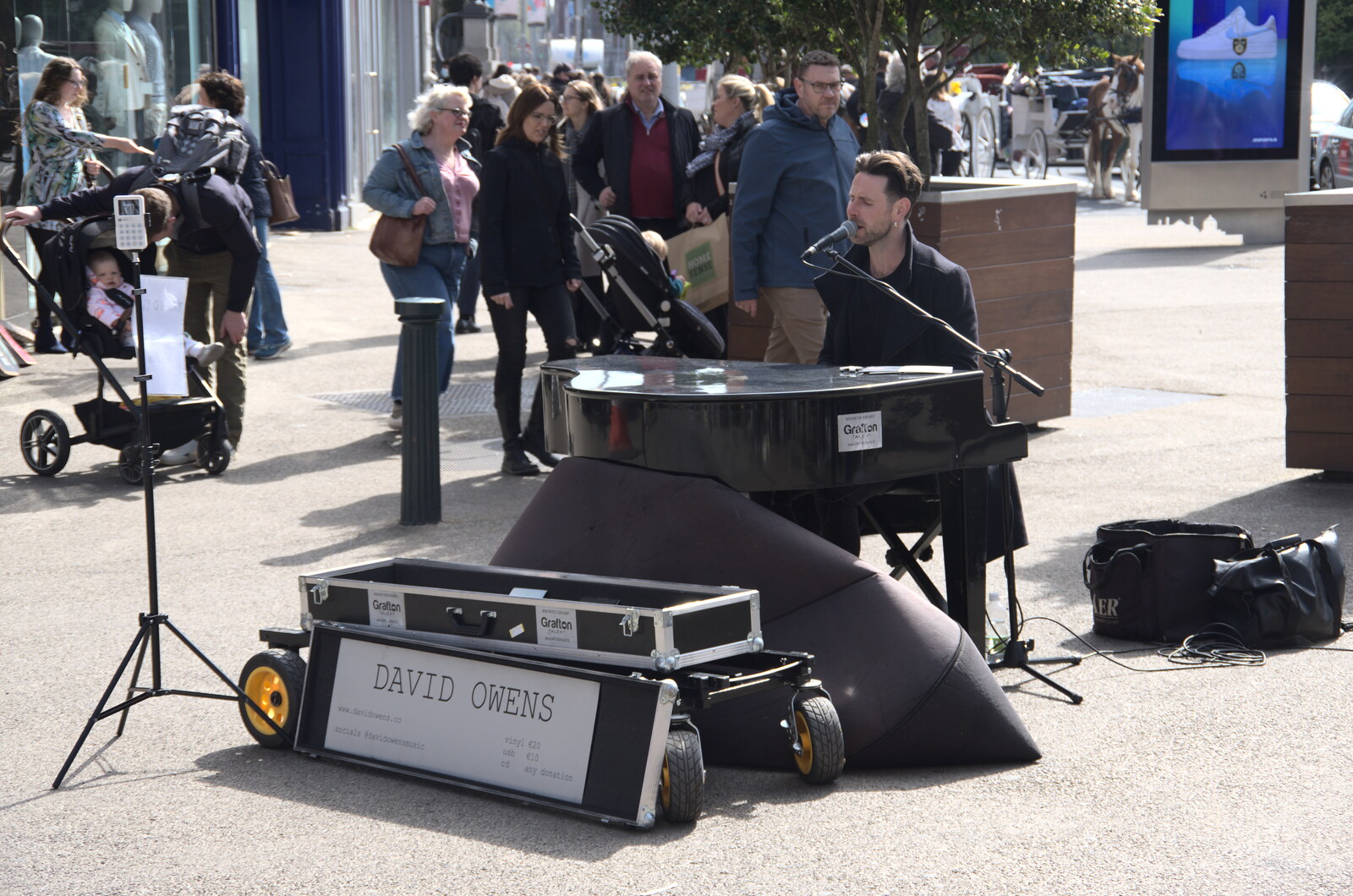 Blackrock North and South, Louth and County Dublin, Ireland - 23rd April 2022: David Owens - busker - on Grafton Street