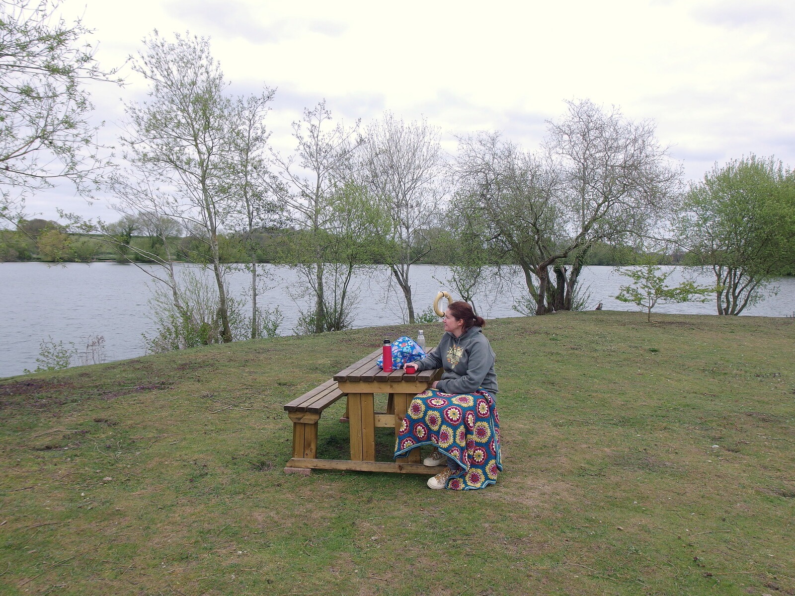 The Canoe's First Outing, Weybread Lake, Harleston - 1st May 2022: Isobel eats a cold and windy picnic