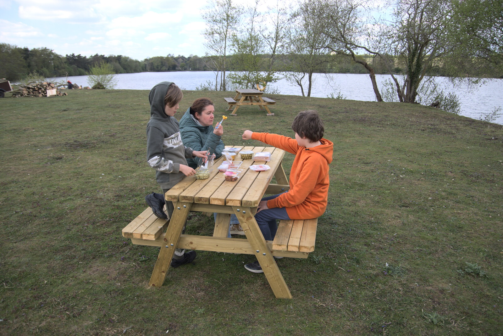 The Canoe's First Outing, Weybread Lake, Harleston - 1st May 2022: We have a quick picnic-bench snack