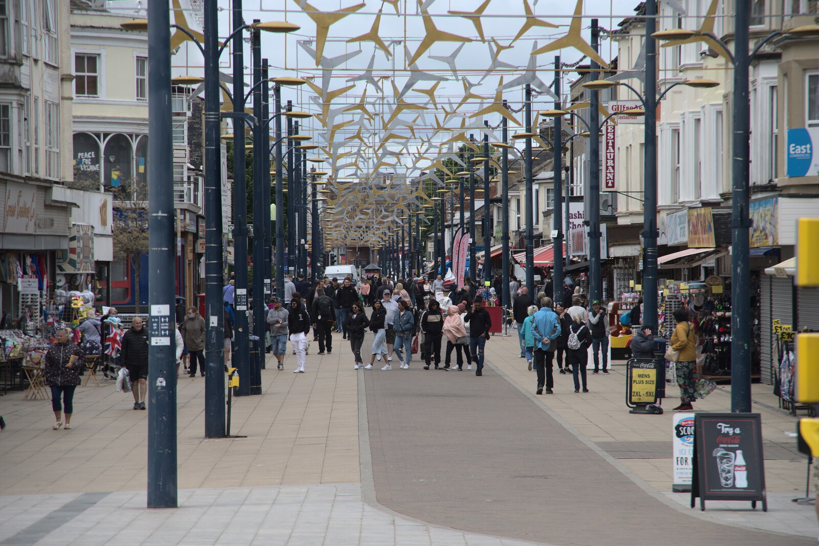 Regent Road is fairly busy from Faded Seaside Glamour: A Weekend in Great Yarmouth, Norfolk - 29th May 2022