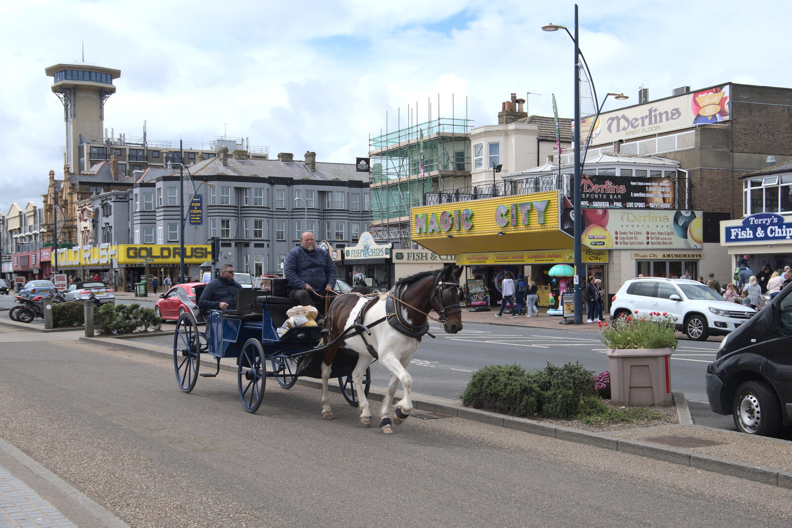 A horse and cart from Faded Seaside Glamour: A Weekend in Great Yarmouth, Norfolk - 29th May 2022