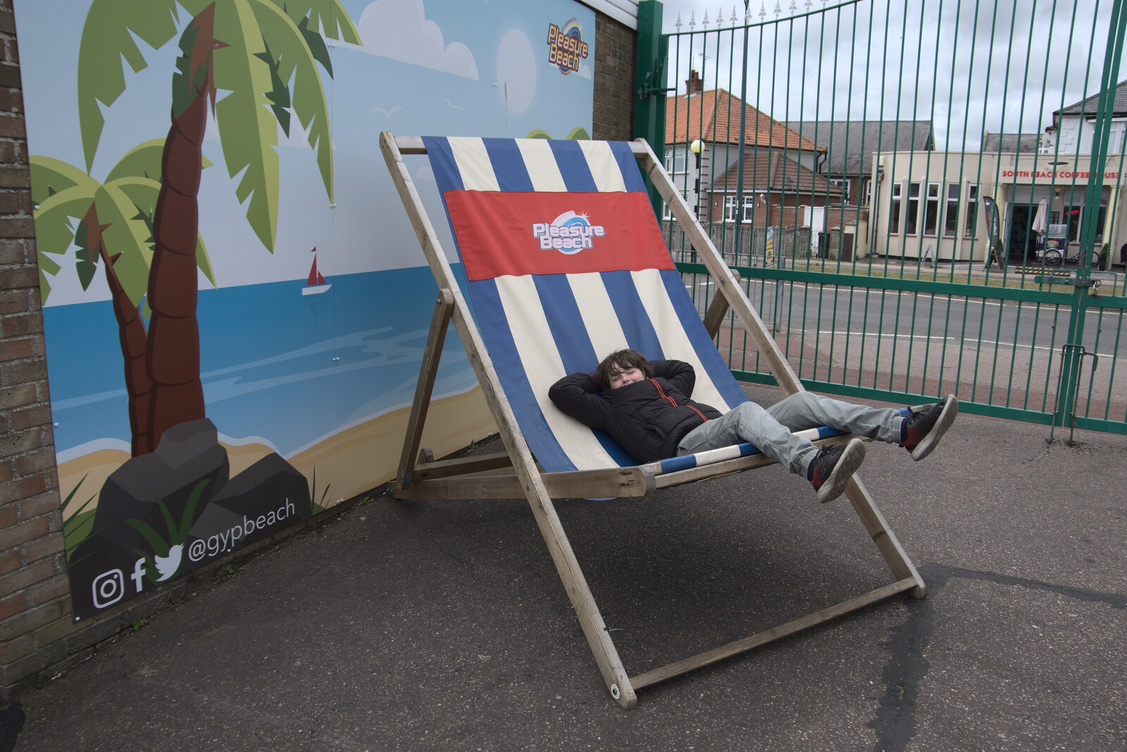 Fred in a giant deck chair from Faded Seaside Glamour: A Weekend in Great Yarmouth, Norfolk - 29th May 2022