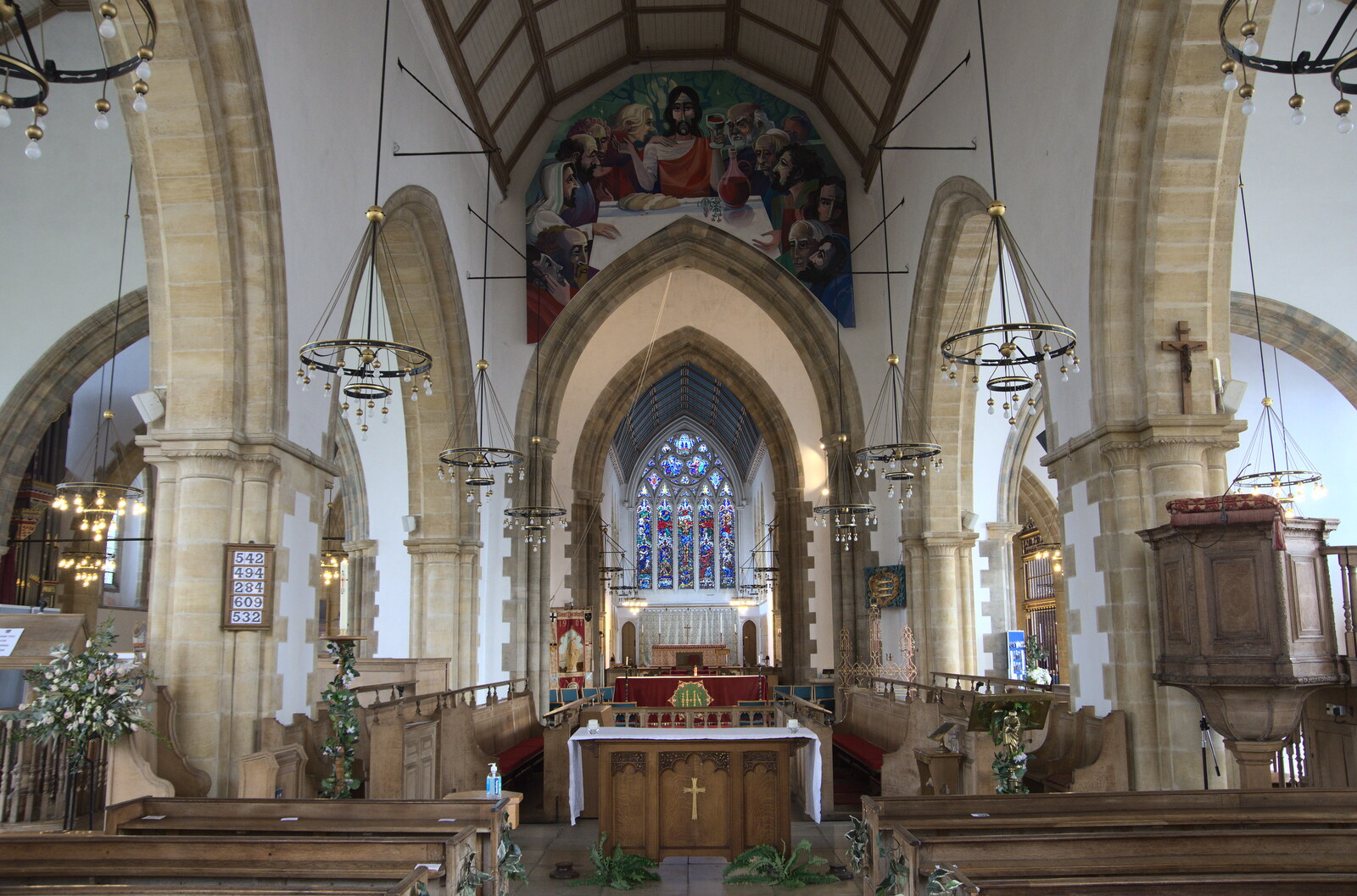 The Altar and nave of Yarmouth Minster from Faded Seaside Glamour: A Weekend in Great Yarmouth, Norfolk - 29th May 2022