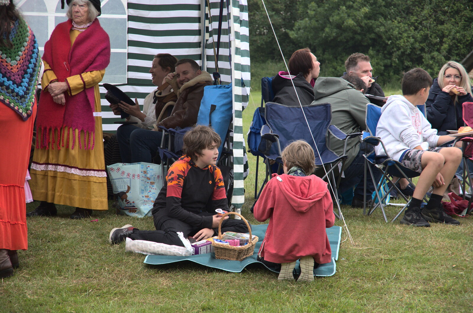 Platinum Jubilee Sunday in Palgrave, Brome and Coney Weston - 5th June 2022: The boys have a picnic