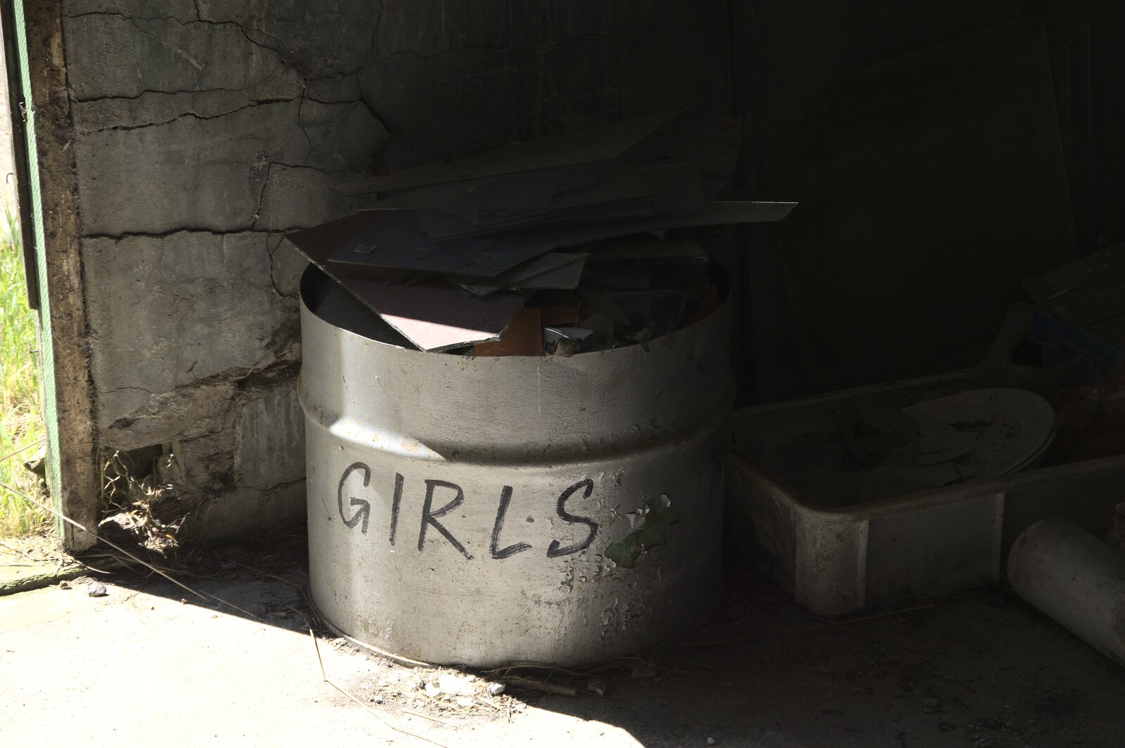 A tub simply says 'girls' from A 1940s Timewarp, Site 4, Bungay Airfield, Flixton, Suffolk - 9th June 2022