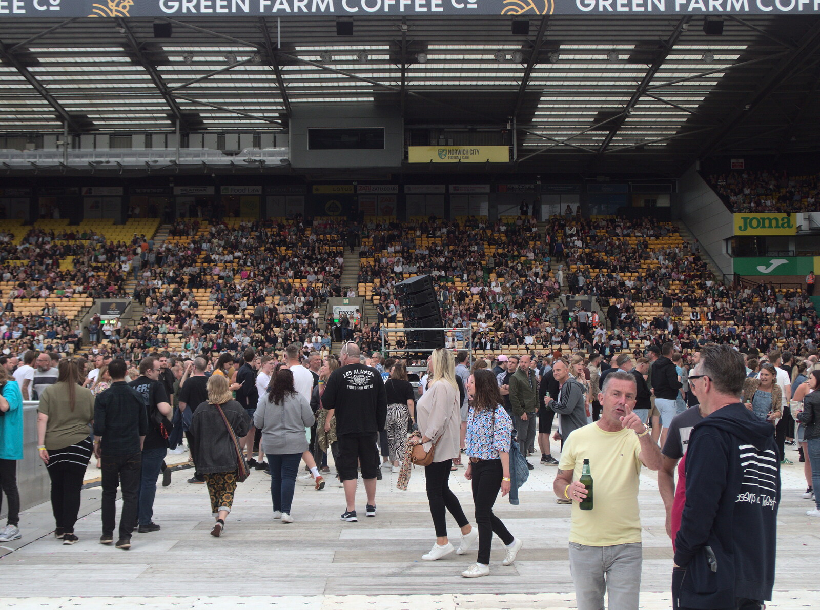 The Killers at Carrow Road, Norwich, Norfolk - 9th June 2022: The stadium fills up