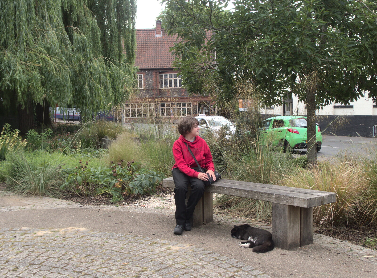 Fred's Flute Exam and Sean and Hannah Visit, Norwich and Brome, Suffolk - 18th June 2022: Fred looks around