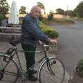 Pizza at the Village Hall, Brome, Suffolk - 24th June 2022, Mick 'gasses up the Hog' and heads off