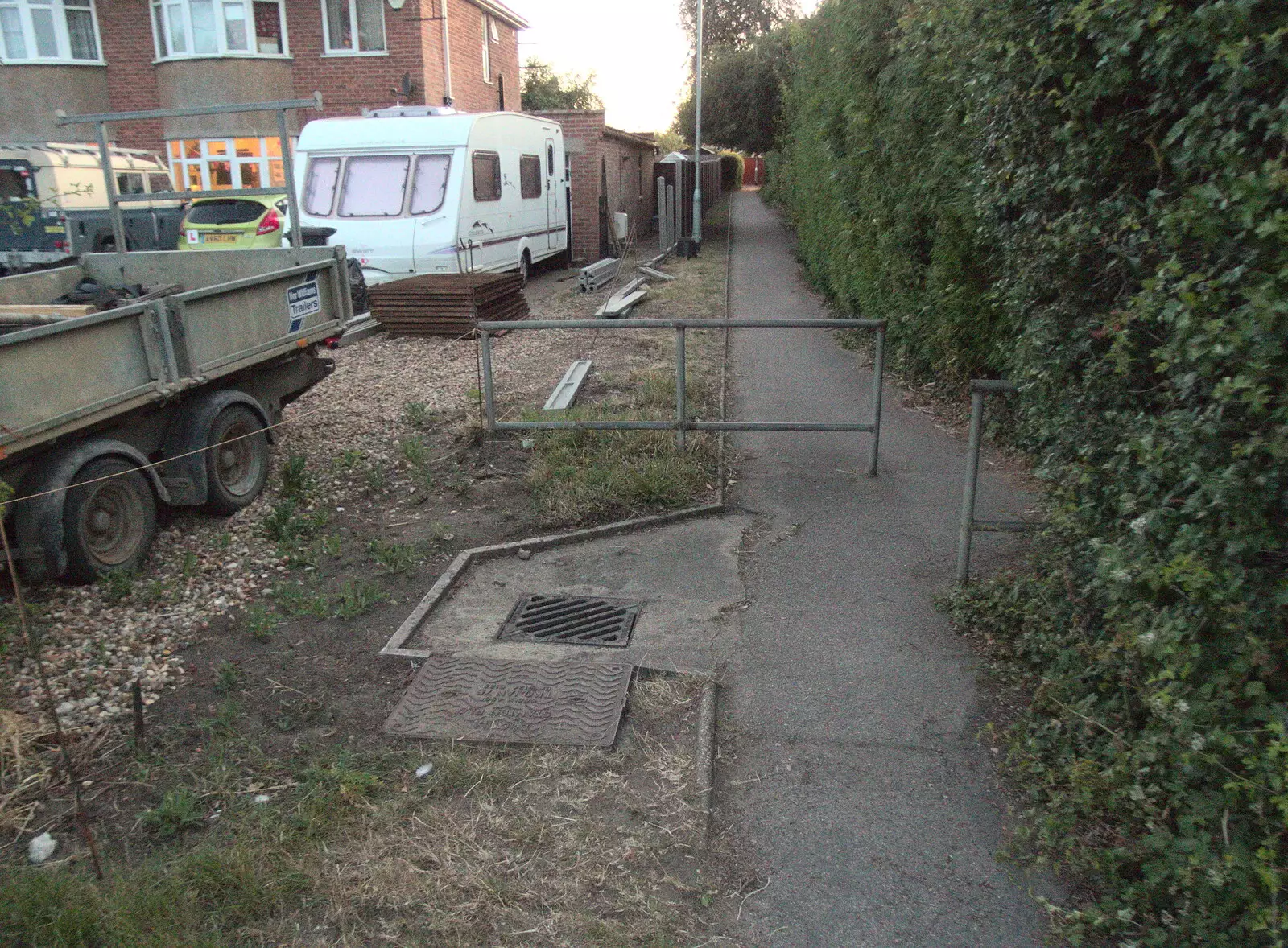 The path to the estate is fenceless, from Pizza at the Village Hall, Brome, Suffolk - 24th June 2022