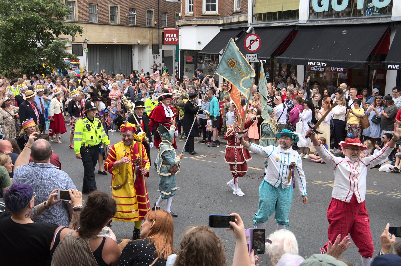 The Lord Mayor of Norwich, surround by courtesans from The Lord Mayor's Procession, Norwich, Norfolk - 2nd July 2022