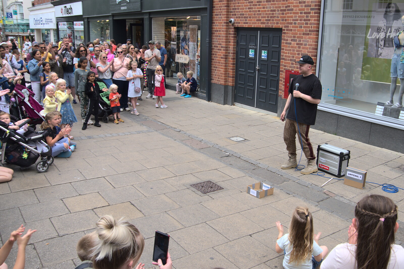 Beat Boxing on Gentleman's Walk from The Lord Mayor's Procession, Norwich, Norfolk - 2nd July 2022