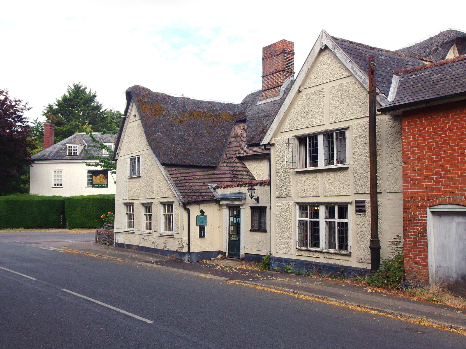 The possibly-derelict Six Bells from A Ride to Walsham Le Willows, Suffolk - 15th July 2022