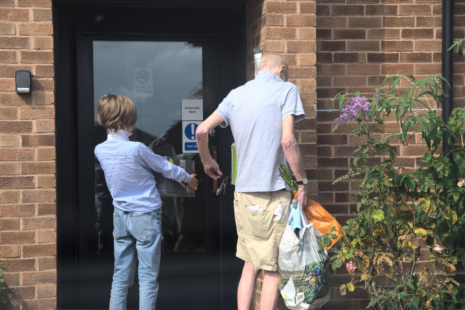 A July Miscellany, Diss, Eye and Norwich - 23rd July 2022: Harry helps Grandad in with his shopping
