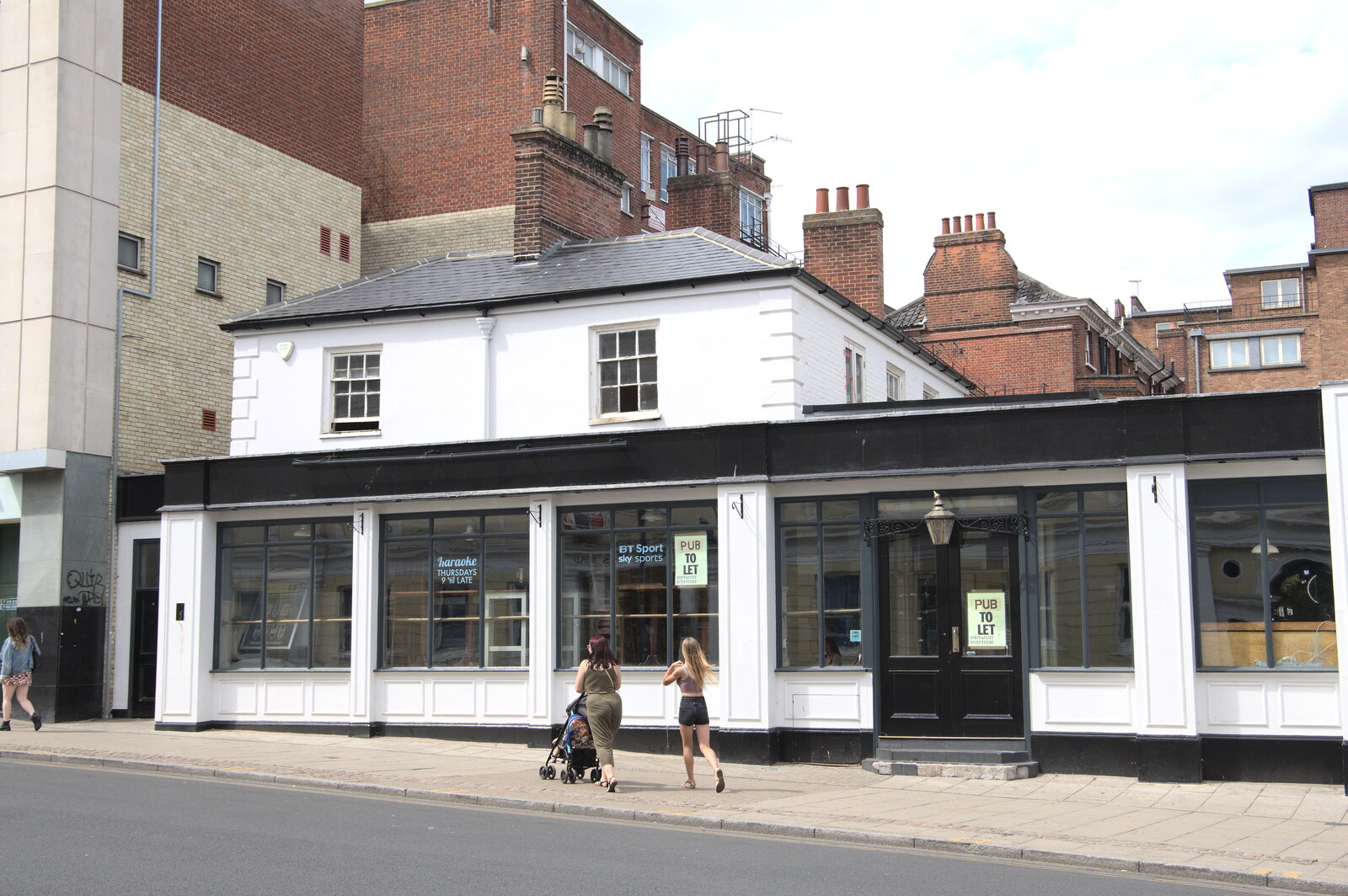 A July Miscellany, Diss, Eye and Norwich - 23rd July 2022: The recently-reopened Prince of Wales is vacant