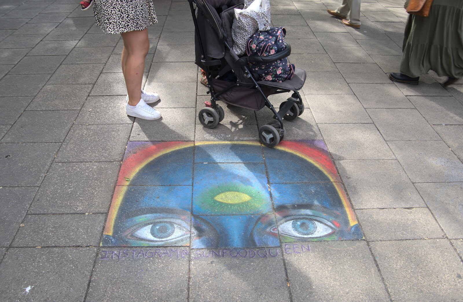 A July Miscellany, Diss, Eye and Norwich - 23rd July 2022: Sunfoodqueen pavement art