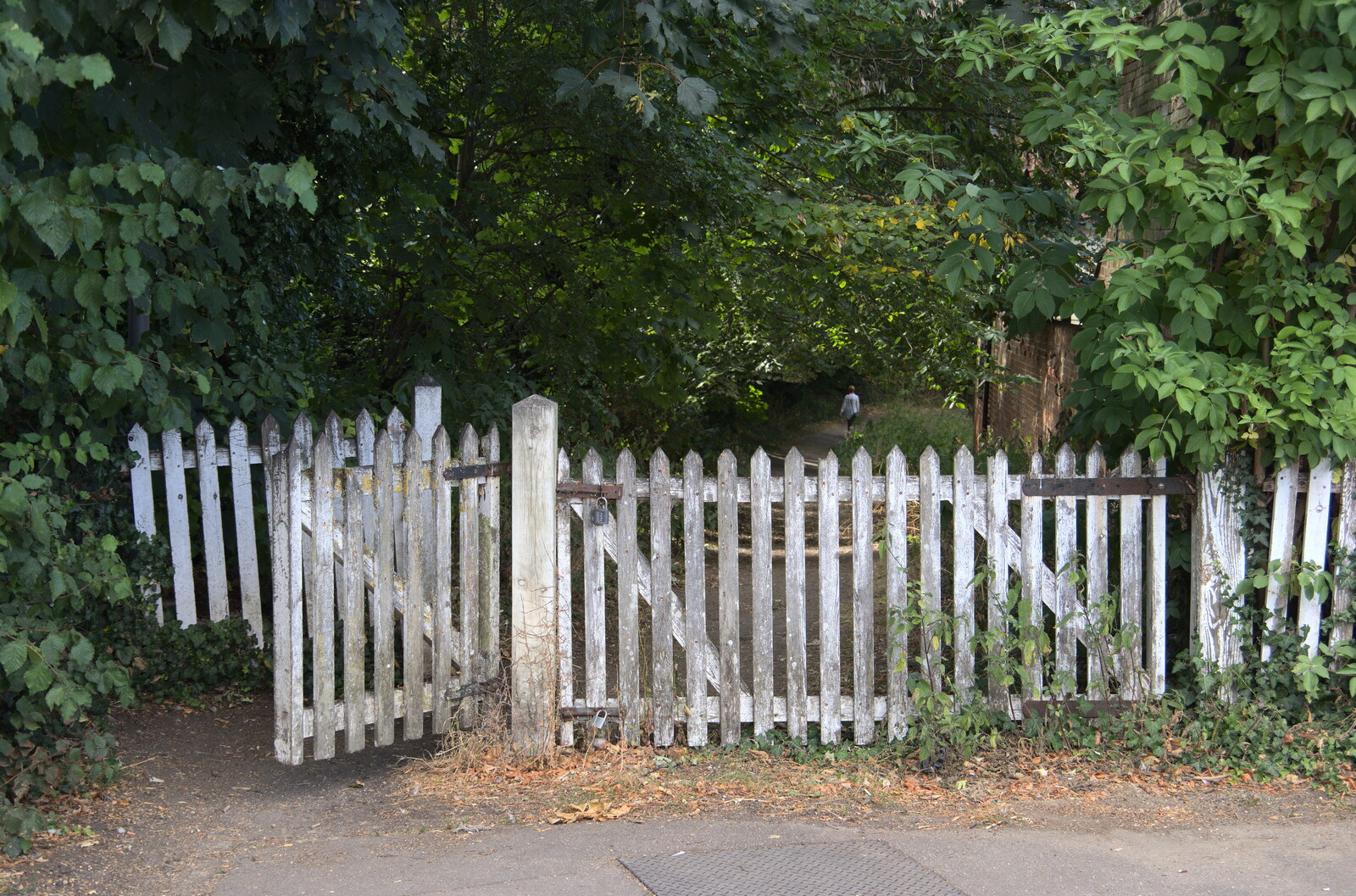 A Trip to Framlingham, Suffolk - 28th July 2022: A well-worn picket fence and a path somewhere