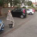 The Eye Piggy Tail Trail and Ipswich Dereliction, Suffolk - 29th July 2022, Harry roams around the car park in a blanket