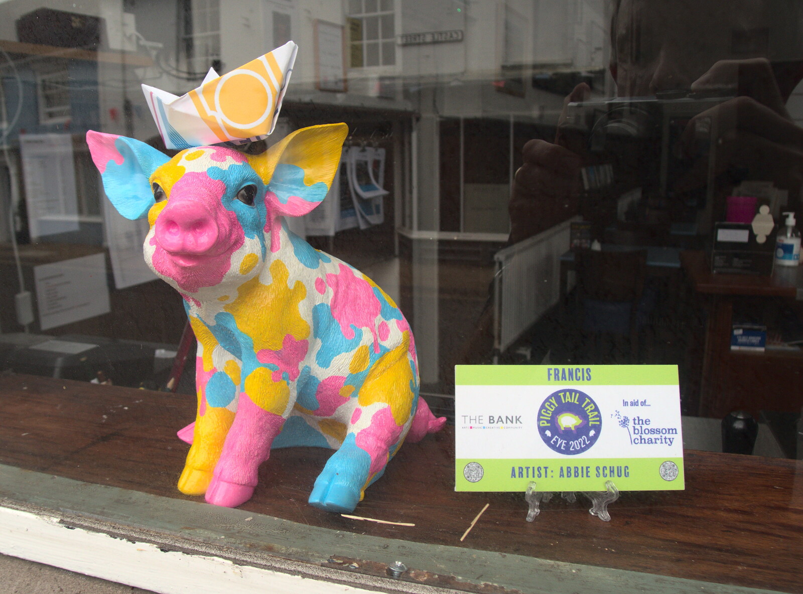 The Eye Piggy Tail Trail and Ipswich Dereliction, Suffolk - 29th July 2022: A bright pastel piglet called Francis