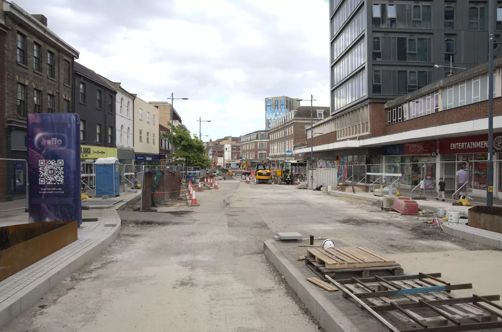 St. Stephen's is being rebuilt, from A Norwich Trip, and Rob Folkard and Jo at The Bank, Eye, Suffolk - 20th August 2022