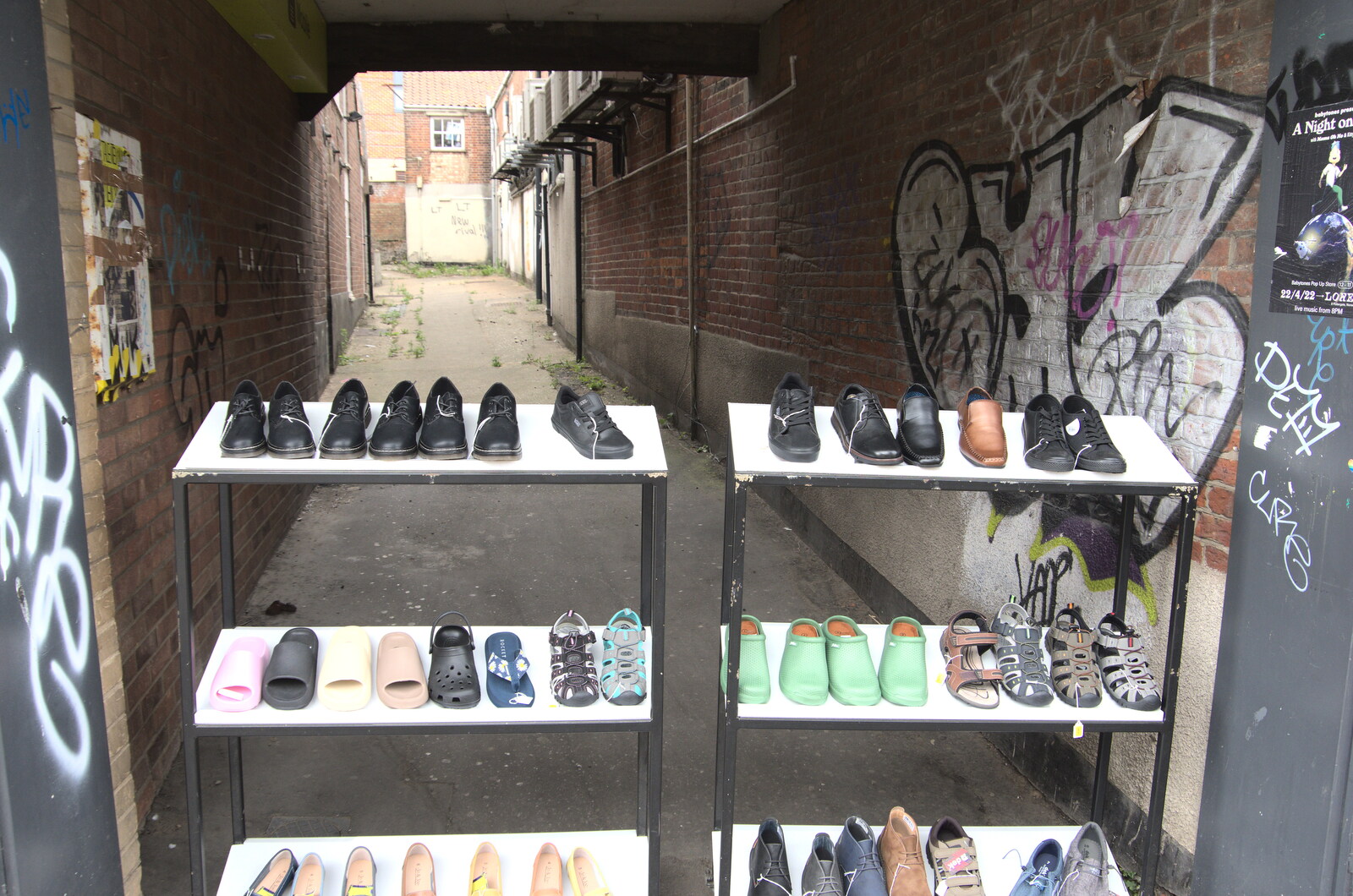 A Norwich Trip, and Rob Folkard and Jo at The Bank, Eye, Suffolk - 20th August 2022: Shoes on a random back alley