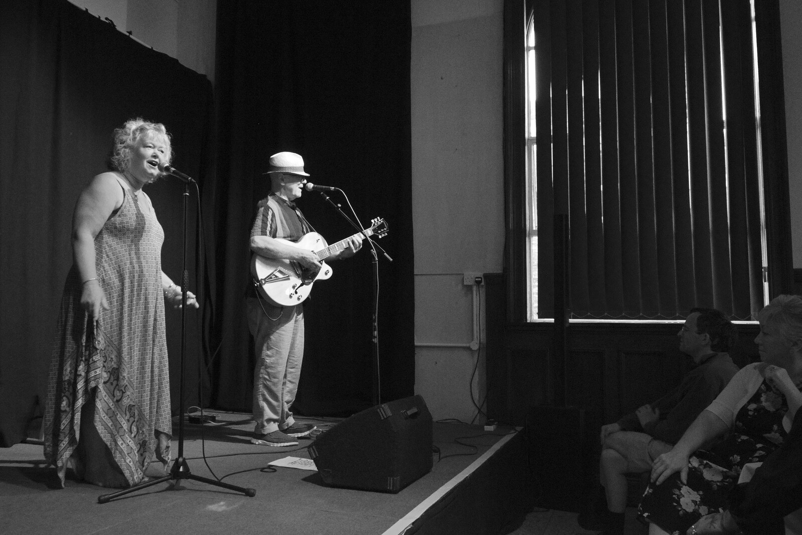 A Norwich Trip, and Rob Folkard and Jo at The Bank, Eye, Suffolk - 20th August 2022: Jo sings