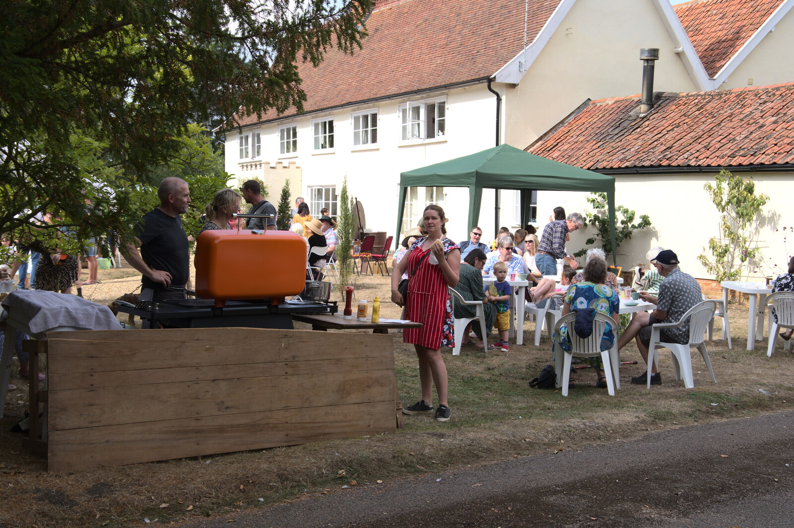 Italian Cars and a Royal Proclamation, Eye, Suffolk - 11th September 2022: Isobel's at the barbeque