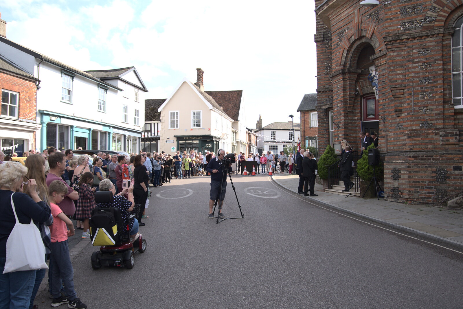 Italian Cars and a Royal Proclamation, Eye, Suffolk - 11th September 2022: Another view past the town hall