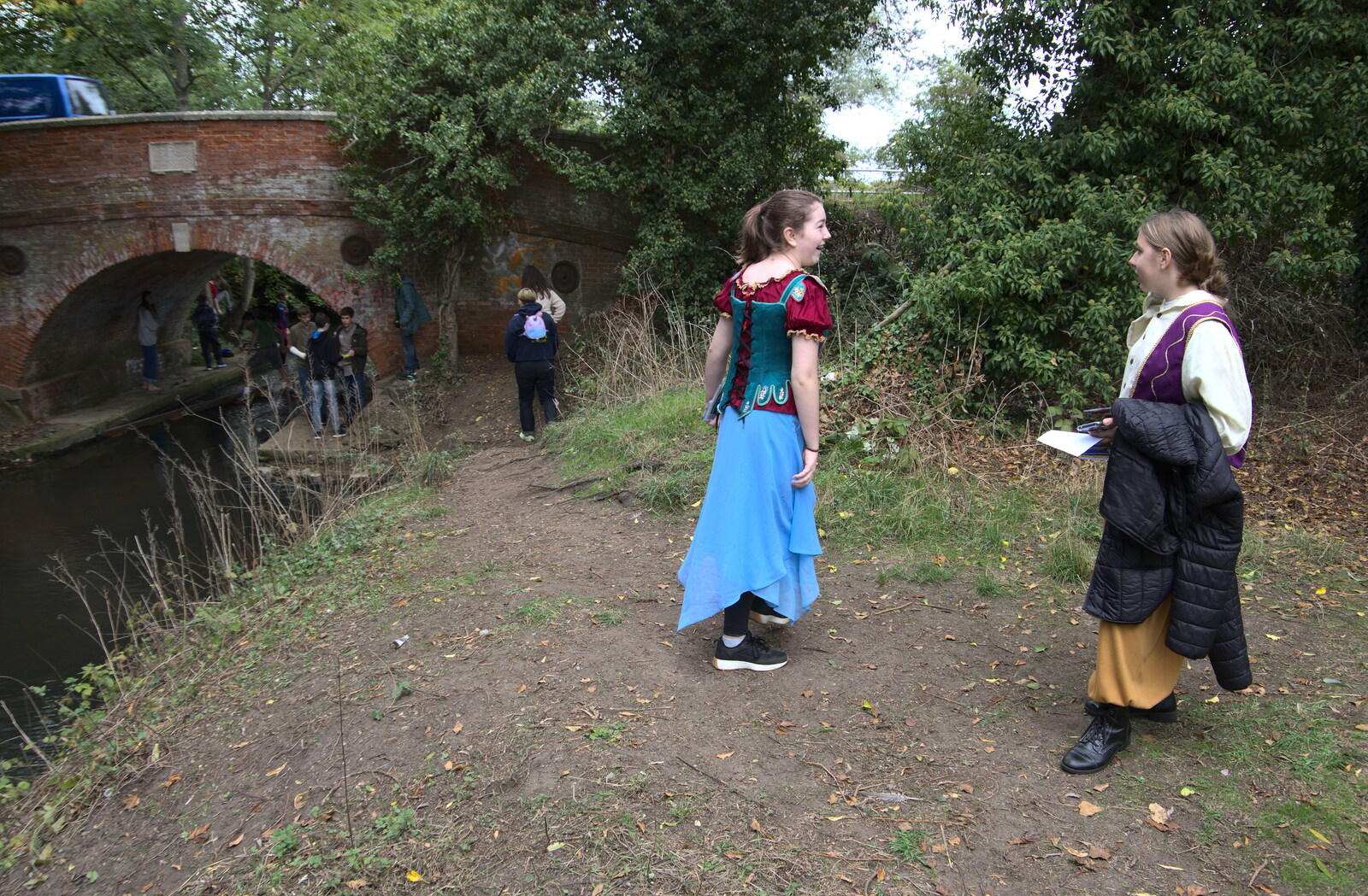 Millie and Soph roam around in costume from Thrandeston History, and Scouts Duck Race, Eye, Suffolk - 24th September 2022