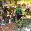 Isobel chats to the woman in the flower shop, St. Edmundsbury Cathedral, Bury St. Edmunds, Suffolk - 14th October 2022