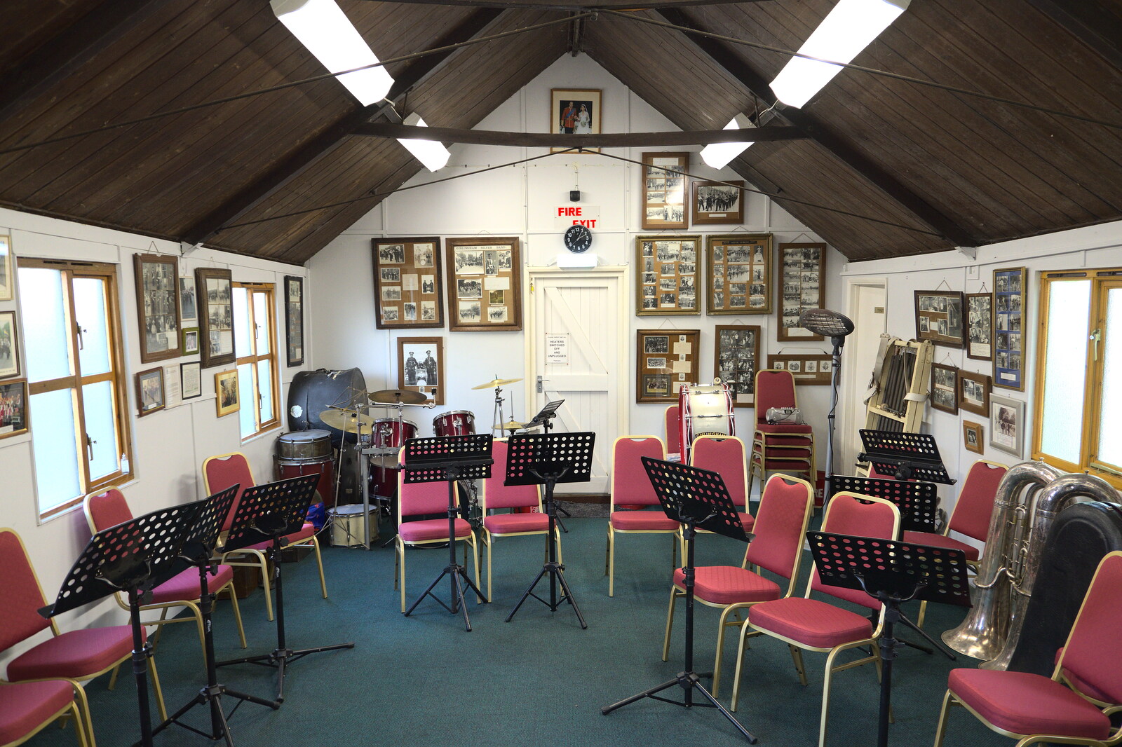 A Few Hours at Alton Water, Stutton, Suffolk - 22nd October 2022: Inside the Gislingham Band Hut