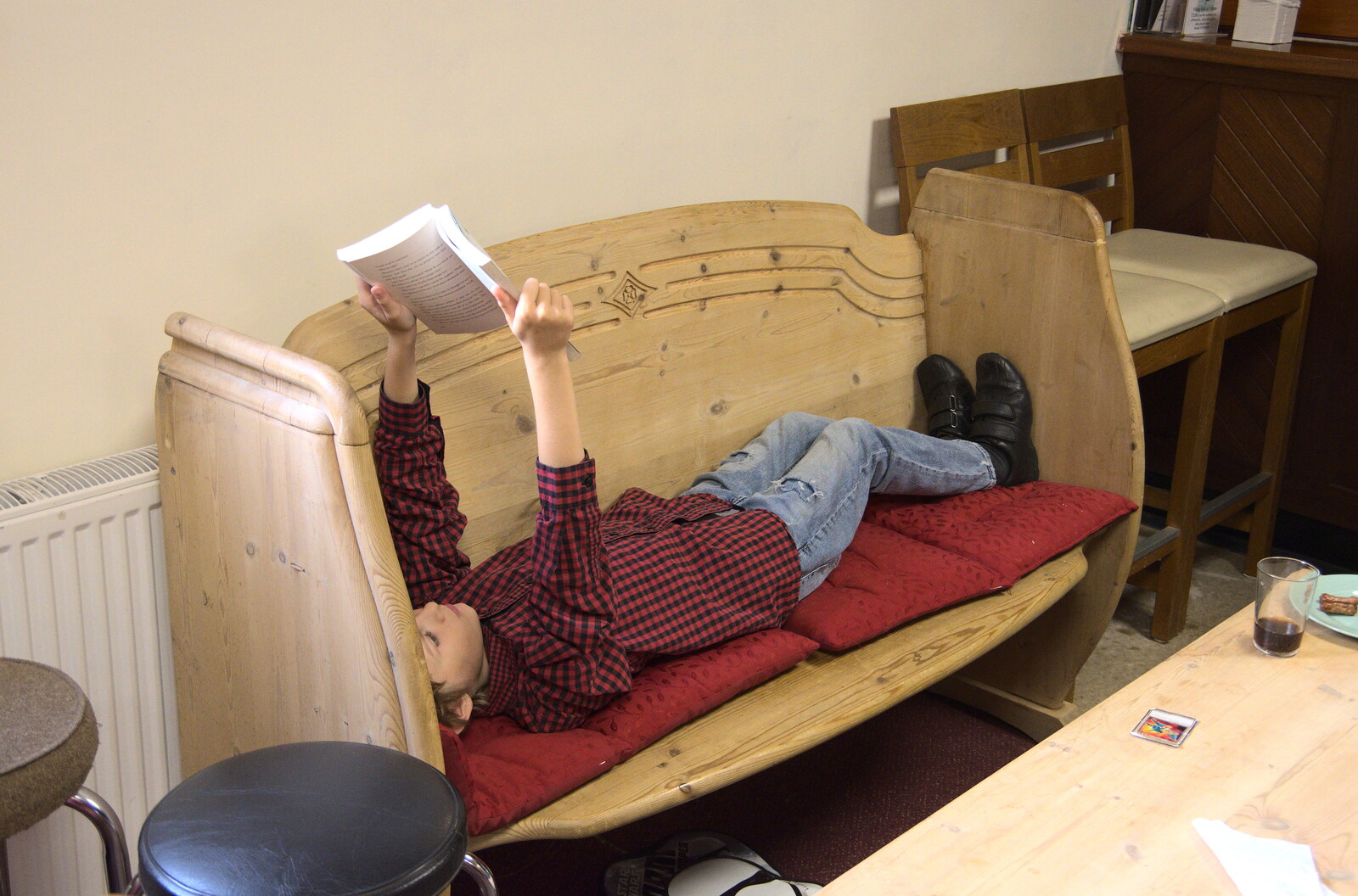 Grandad's Memorial Do, The Village Hall, Brome, Suffolk - 28th October 2022: Harry keeps out of the way and reads a book