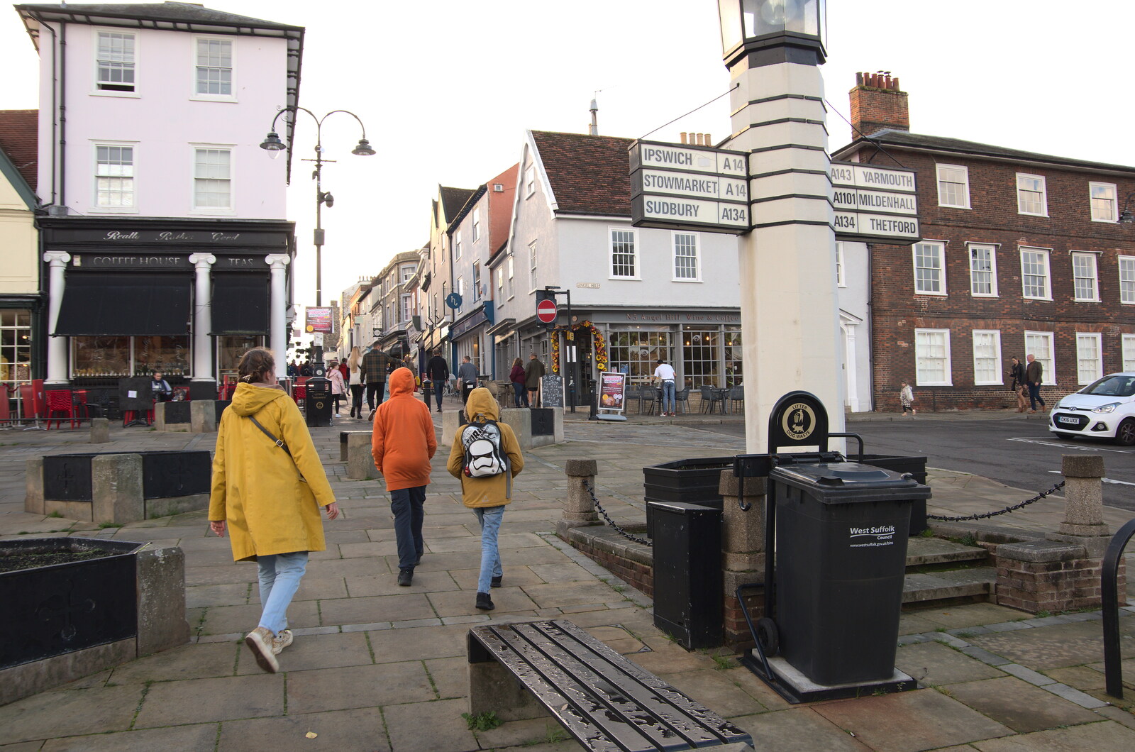 Pizza and Pasta in Bury St. Edmunds, Suffolk - 30th October 2022: We head off back up Abbeygate