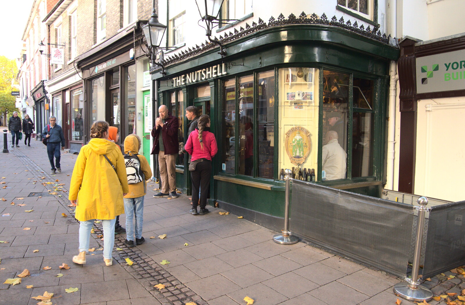 Pizza and Pasta in Bury St. Edmunds, Suffolk - 30th October 2022: The Nutshell - one of the smallest pubs in England
