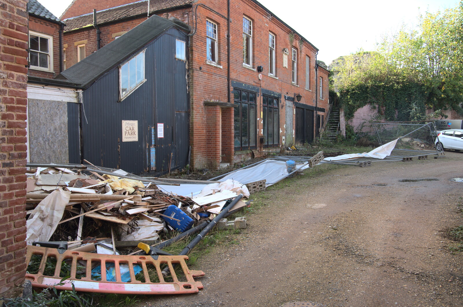 A Postcard from Bungay, Suffolk - 2nd November 2022: Dereliction in a back yard
