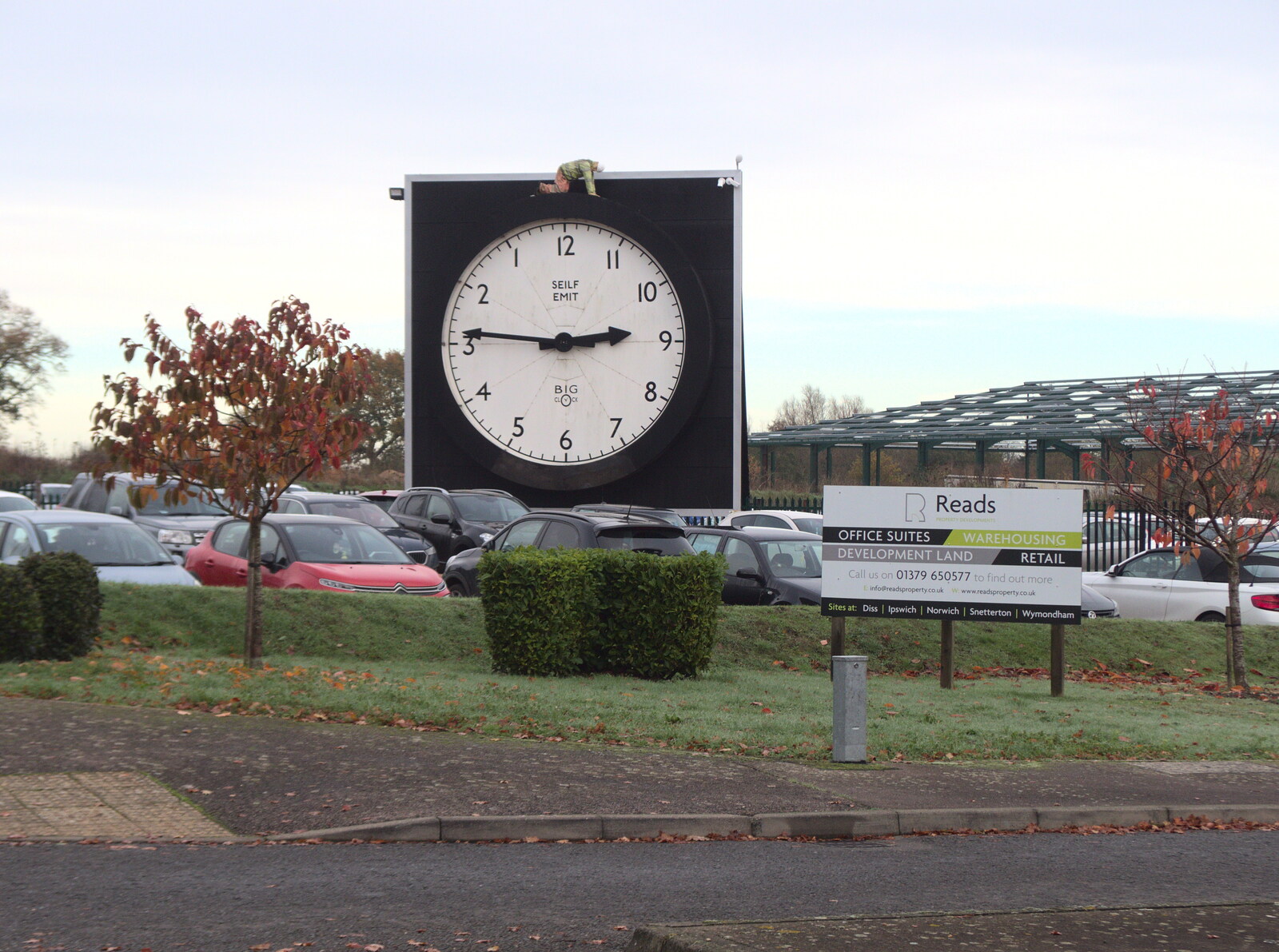 The giant backwards clock is still there from Lunch in Norwich and the GSB at Gislingham, Suffolk - 26th November 2022