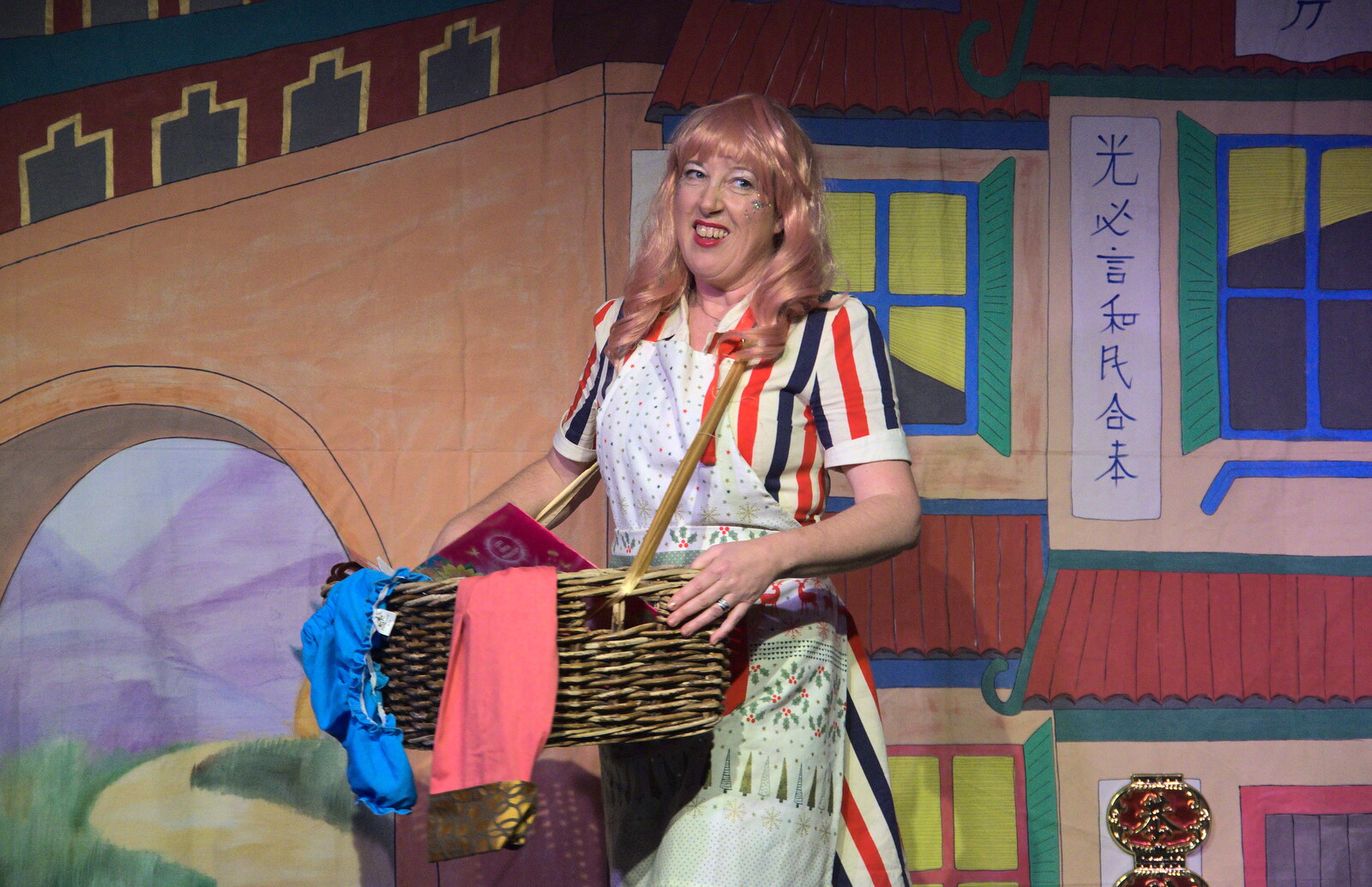 Suzanne steps in at the last minute as Twanky from Dove Players do Aladdin, Eye, Suffolk - 10th December 2022