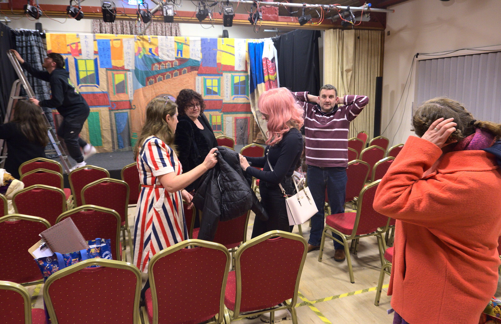 More post-panto chatting from Dove Players do Aladdin, Eye, Suffolk - 10th December 2022