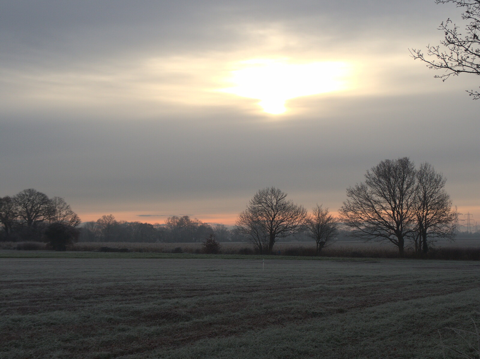 A frosty morning over the fields of Thrandeston from A Shopping Trip to Bury St. Edmunds, Suffolk - 14th December 2022