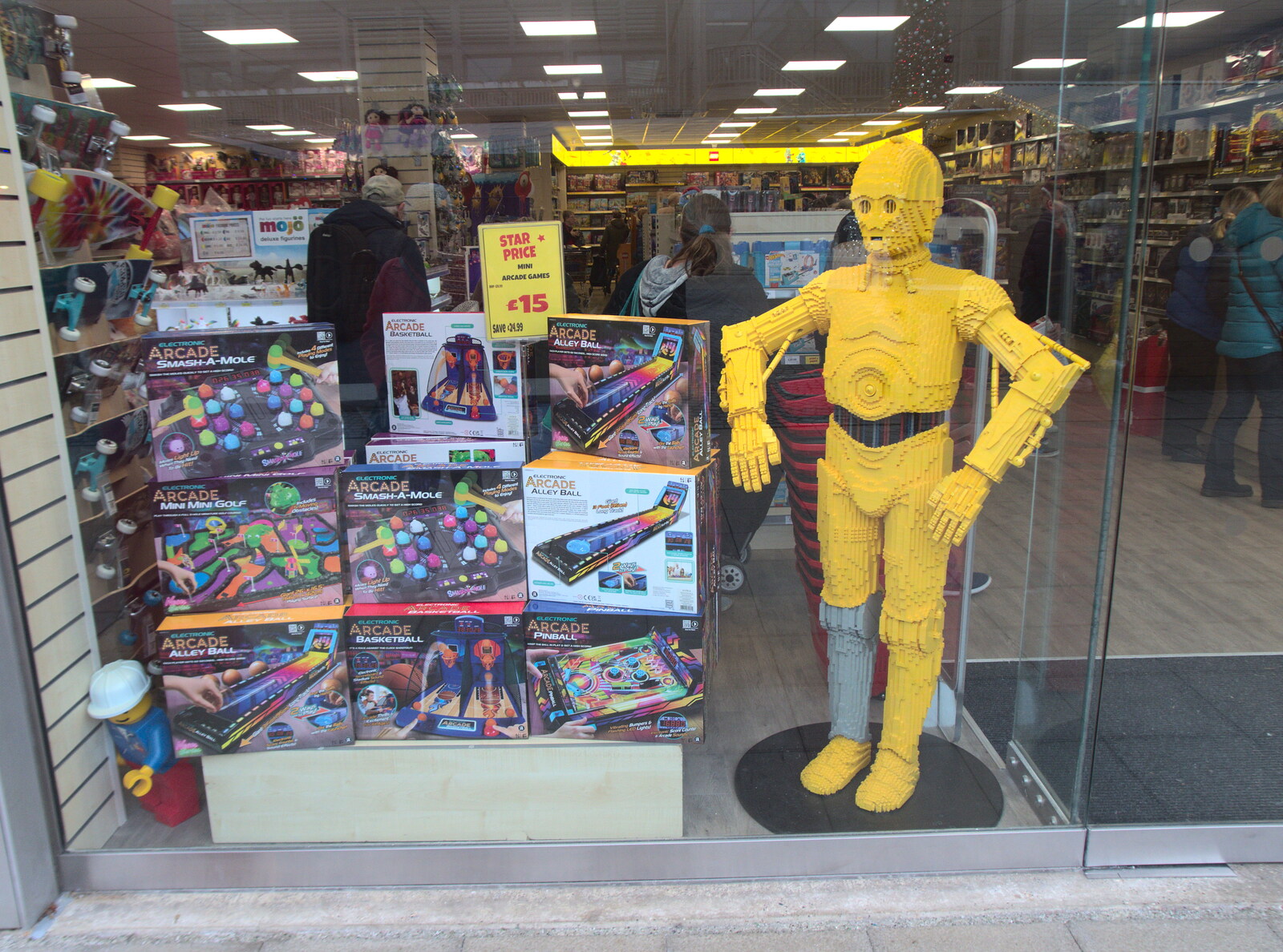 A lifesize C3-PO in the new Starling's toy shop from A Shopping Trip to Bury St. Edmunds, Suffolk - 14th December 2022