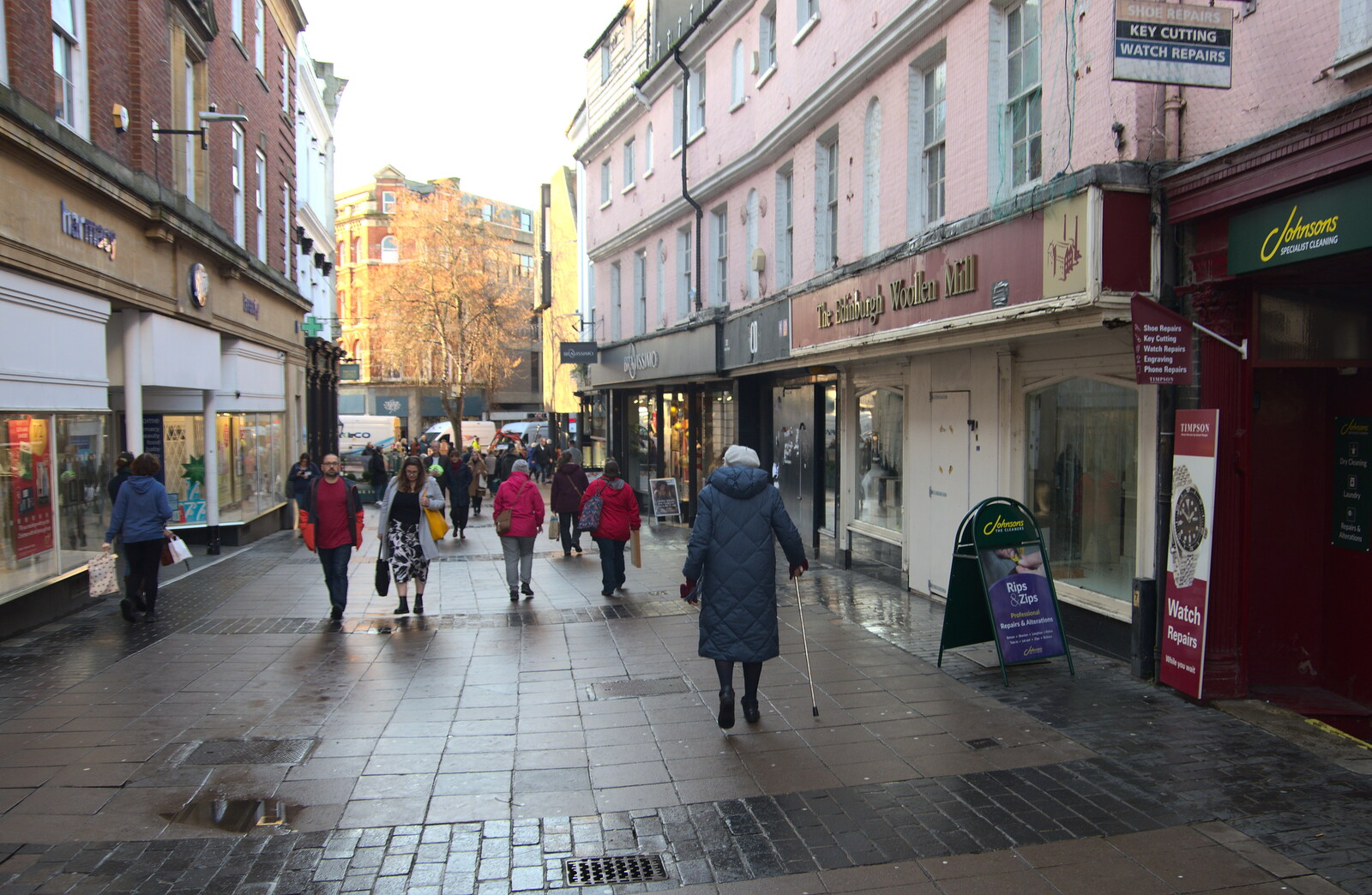 London Street in Norwich from Christmas Shopping in Norwich, Norfolk - 21st December 2022