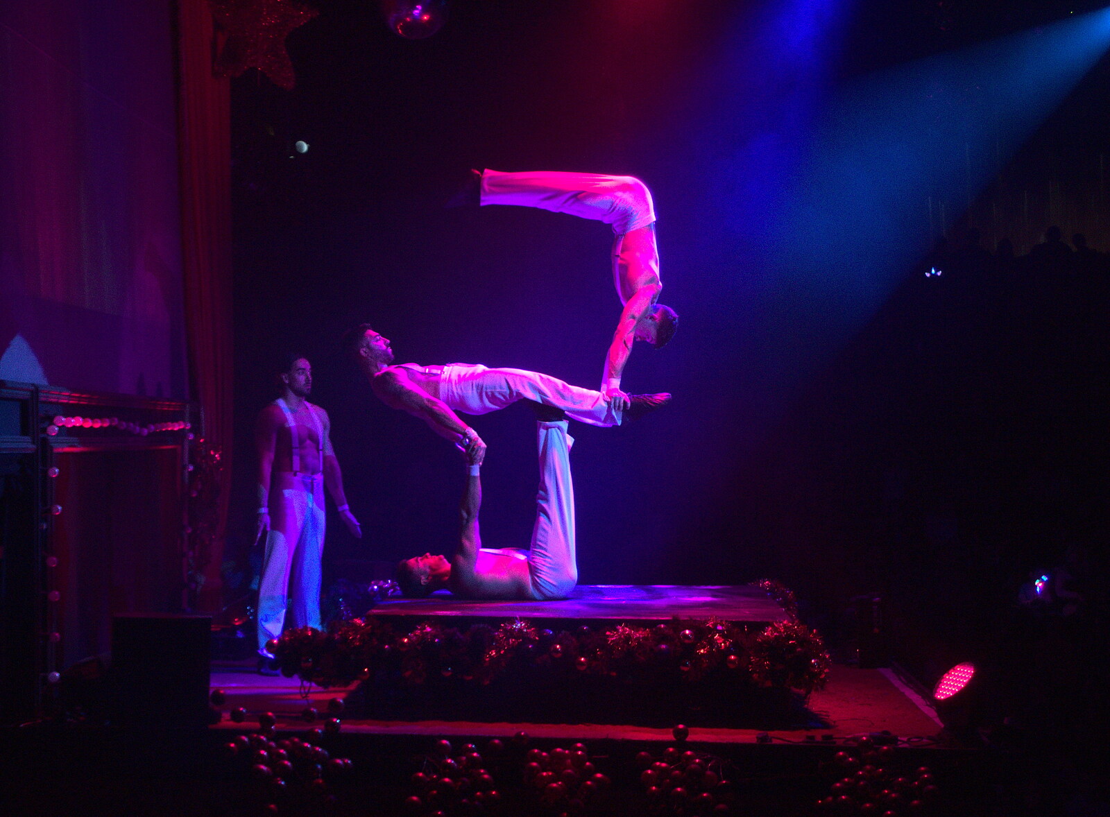 Some impressive precision acrobatics from The Hippodrome Christmas Spectacular, Great Yarmouth, Norfolk - 29th December 2022