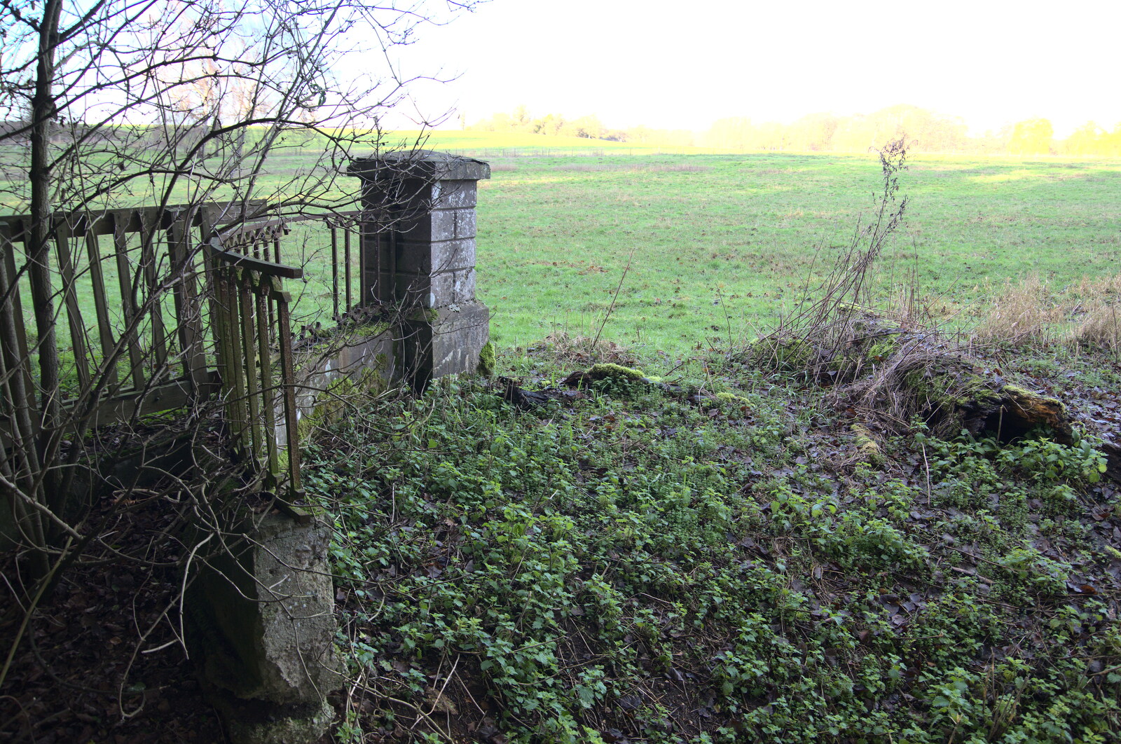 Winter Walks around Brome and Hoxne, Suffolk - 2nd January 2023: The remains of a much grander bridge over the river