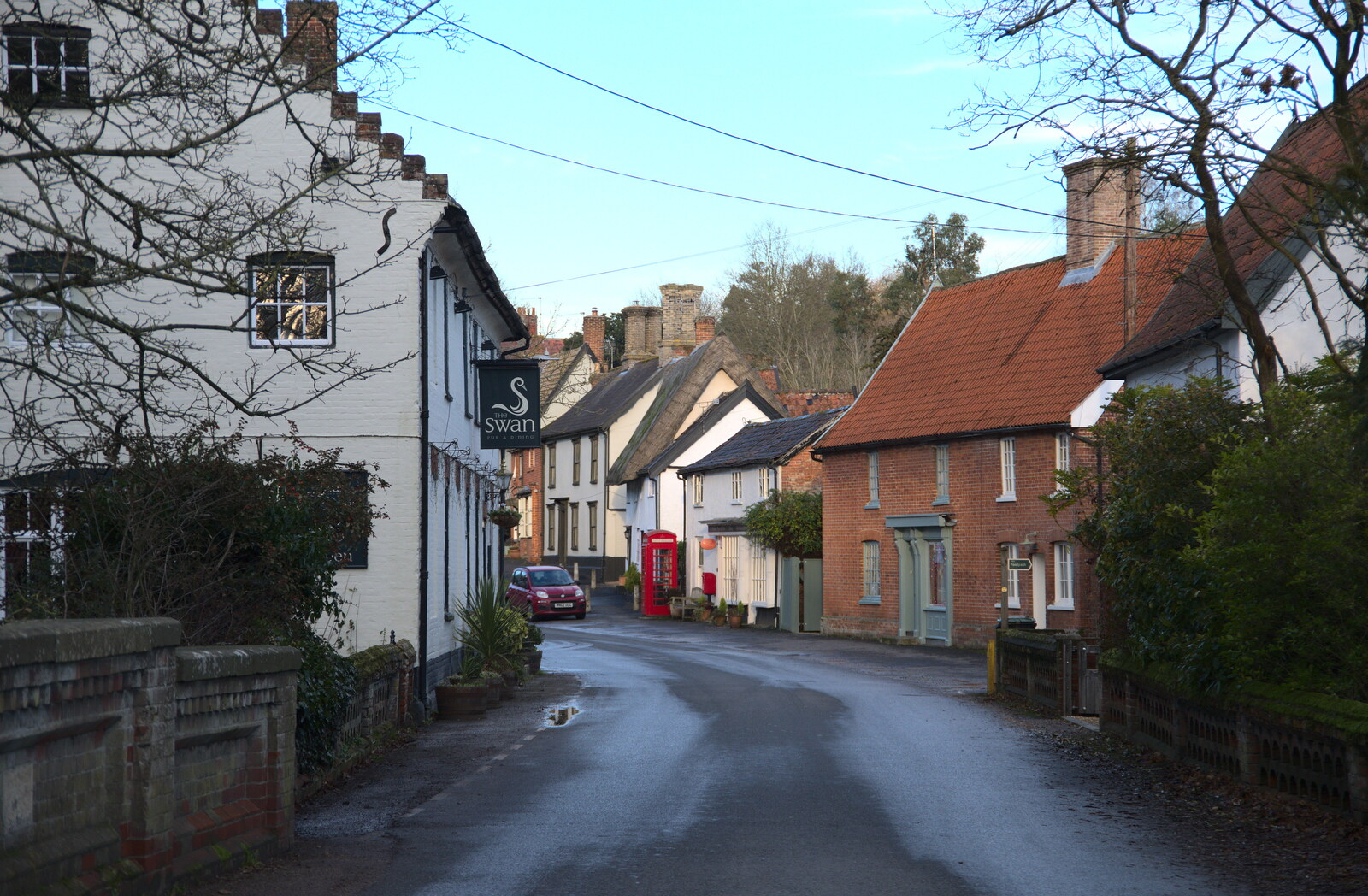 Winter Walks around Brome and Hoxne, Suffolk - 2nd January 2023: Hoxne and The Swan pub
