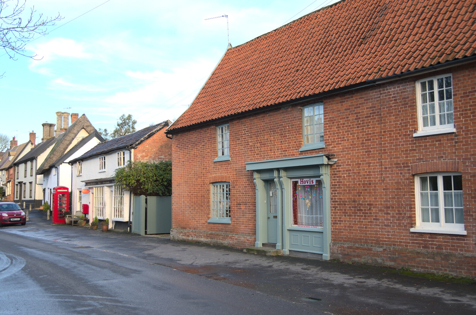 Winter Walks around Brome and Hoxne, Suffolk - 2nd January 2023: An old shop with a Hovis sign