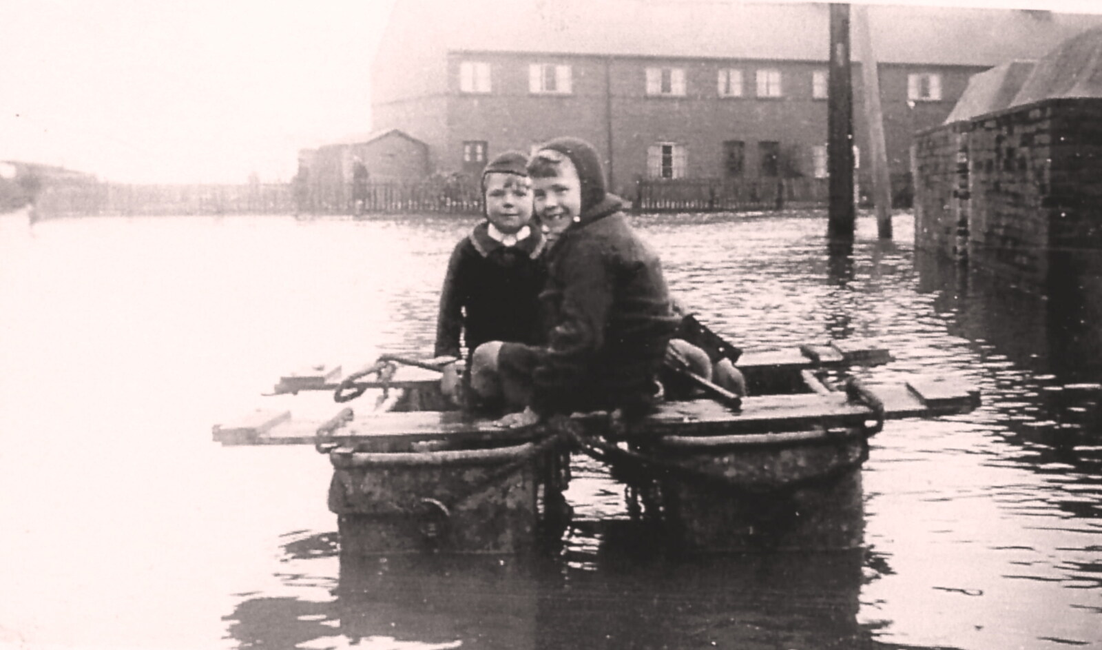 The Grandad Archive, Various Locations - 7th January 2023: The floods of Church Fenton, 1950?