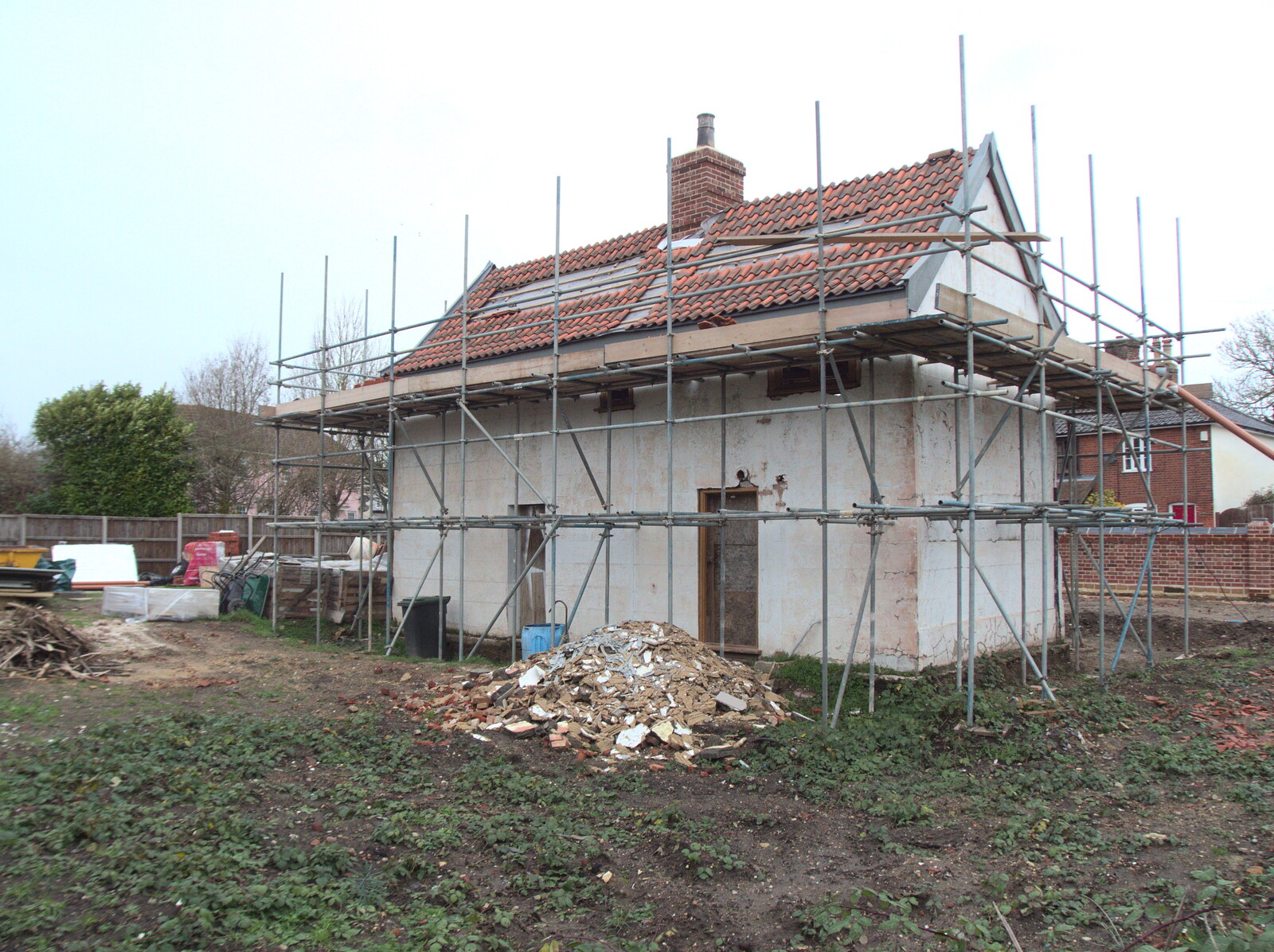 A Wander around Fair Green, Diss, Norfolk - 11th January 2023: Work on the old house on Lowgate Street has stopped