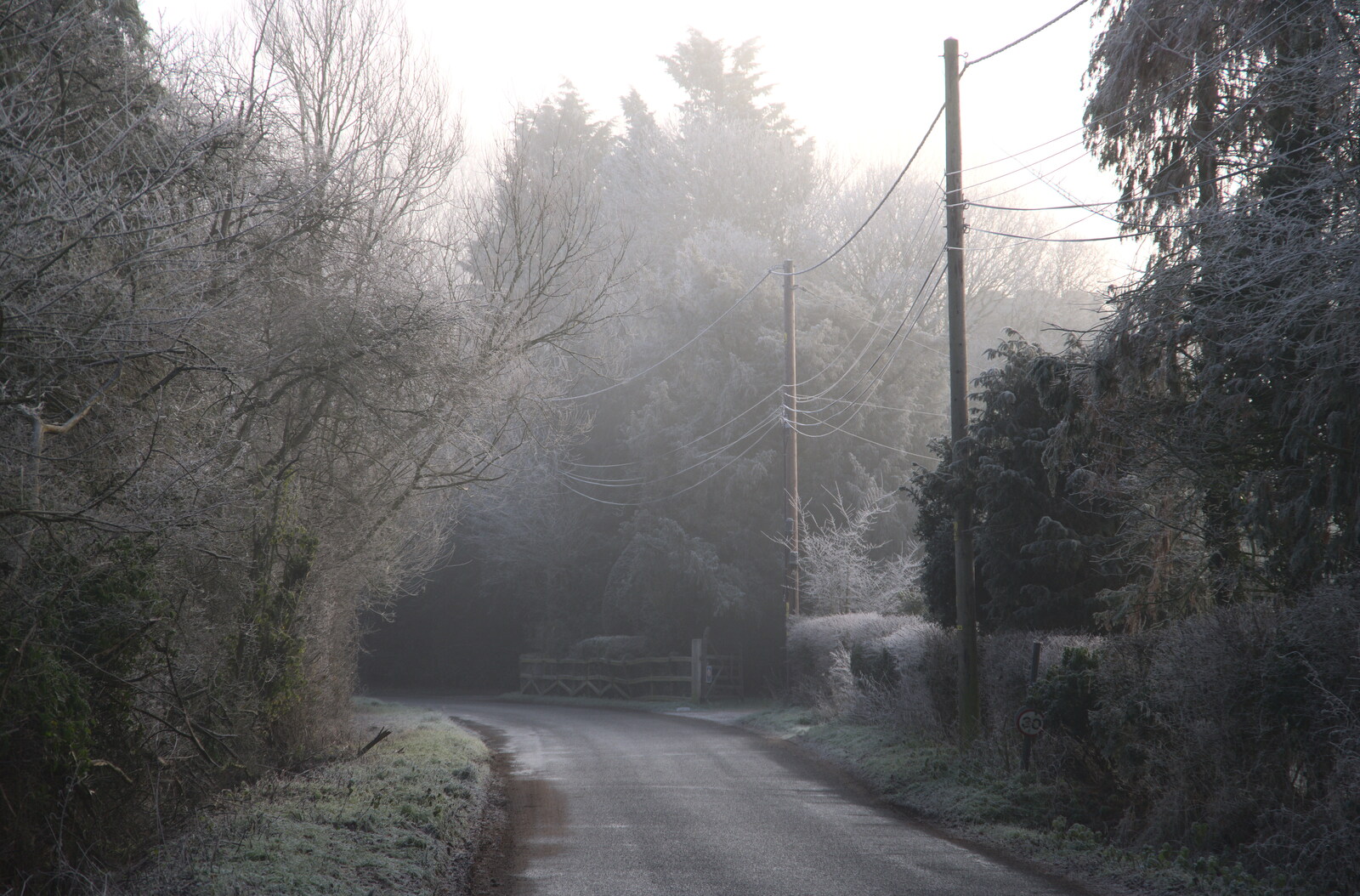 A Frosty Walk Around Brome, Suffolk - 22nd January 2023: Rectory Road in Brome, near the church